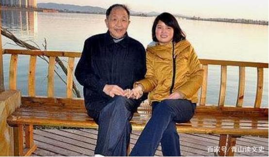 美女校花与老汉的意外邂逅-第2张图片