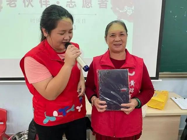 女性社区工作者50岁还是55退休女性社区——构建女性交流与成长的乐园
