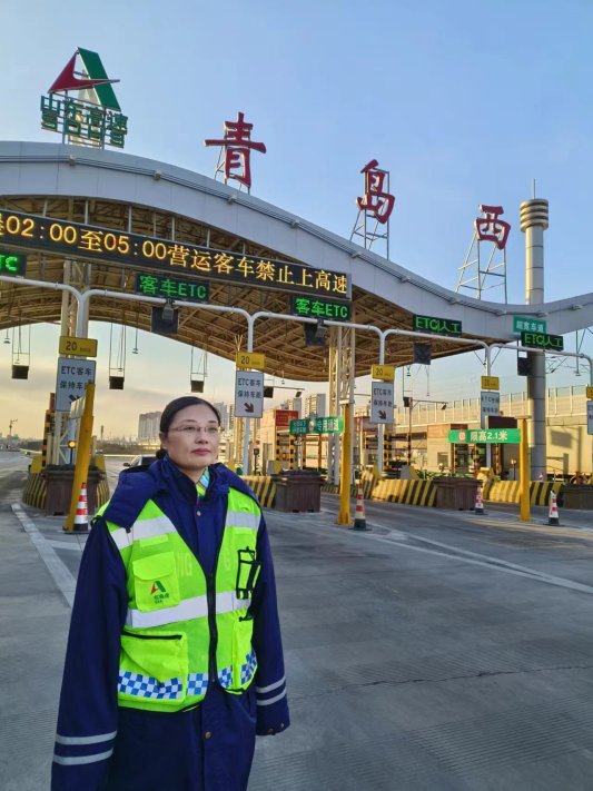 青岛小哥与雅阁女的网络风波