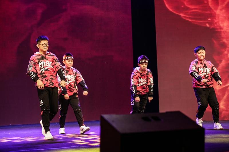 仙踪幼儿园幼儿Hiphop舞蹈的魅力——仙踪网在线教学体验-第2张图片