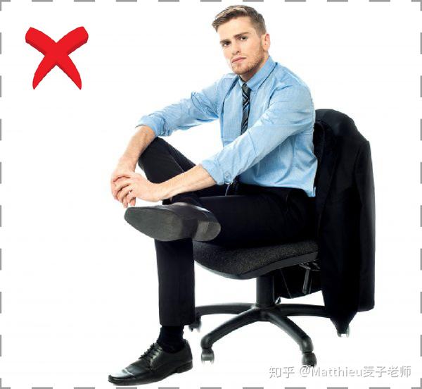 张开双腿探索身体语言，关于张开双腿的深度解析-第2张图片