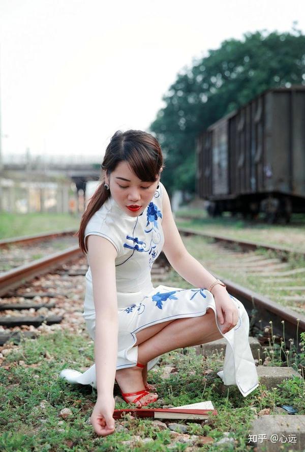 征服丰满人妻老师的电影征服丰满人妻老师-第1张图片