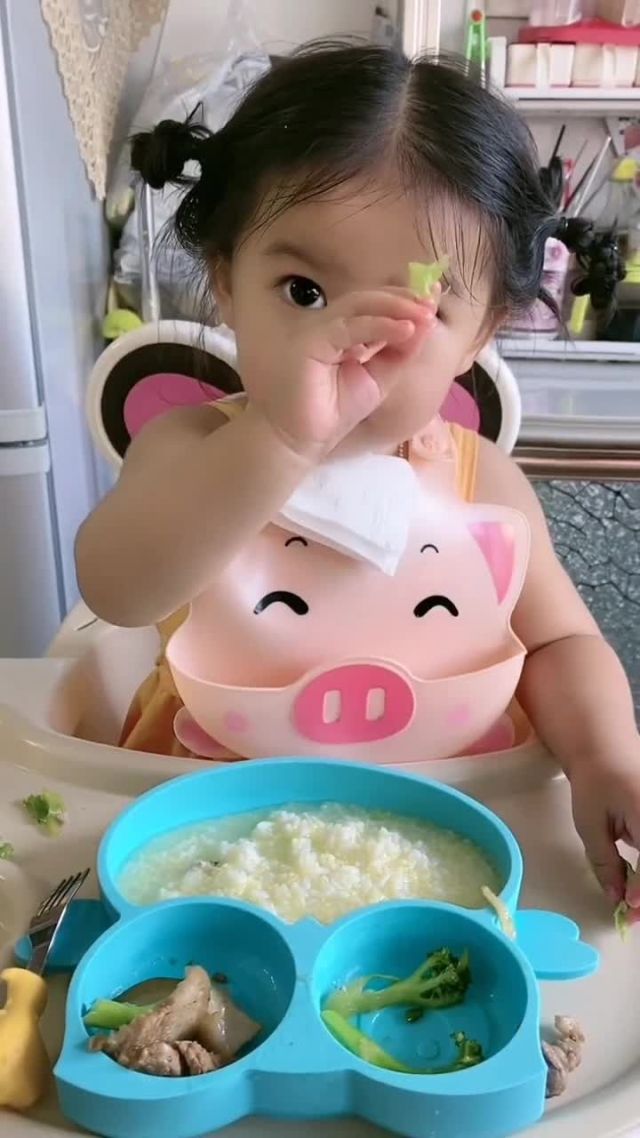 把婴儿塞回去宝宝成长日记，如何让宝宝自己塞进去别掉出来-第1张图片