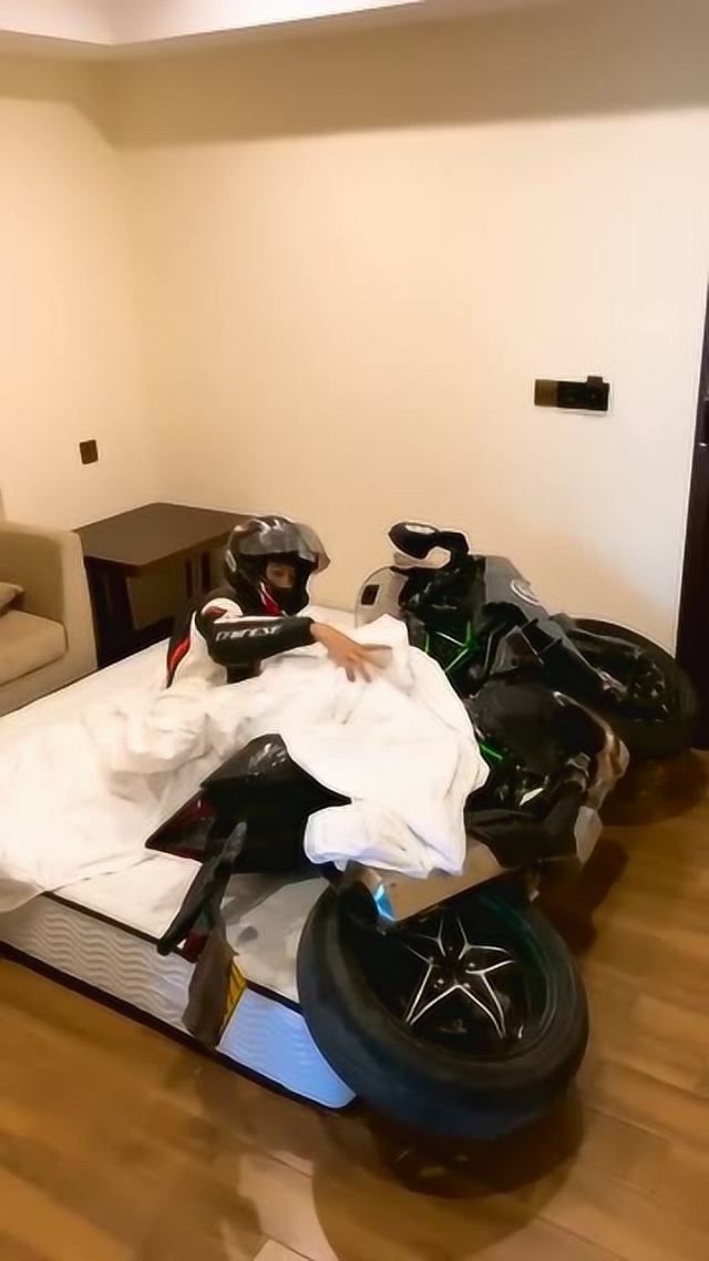 儿子17岁每天晚上要抱着睡十七岁之约，每晚的温馨怀抱-第2张图片