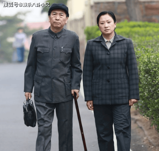 娇妻性滛乱大交换娇妻性滛乱，一场大胆的交换游戏