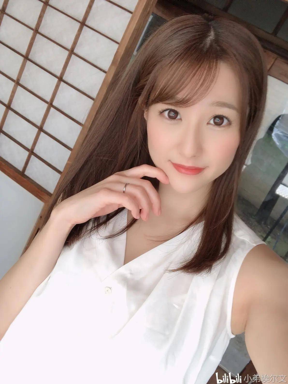 亚洲 三声探索亚洲AV国产精品区中的三上悠亚-第3张图片