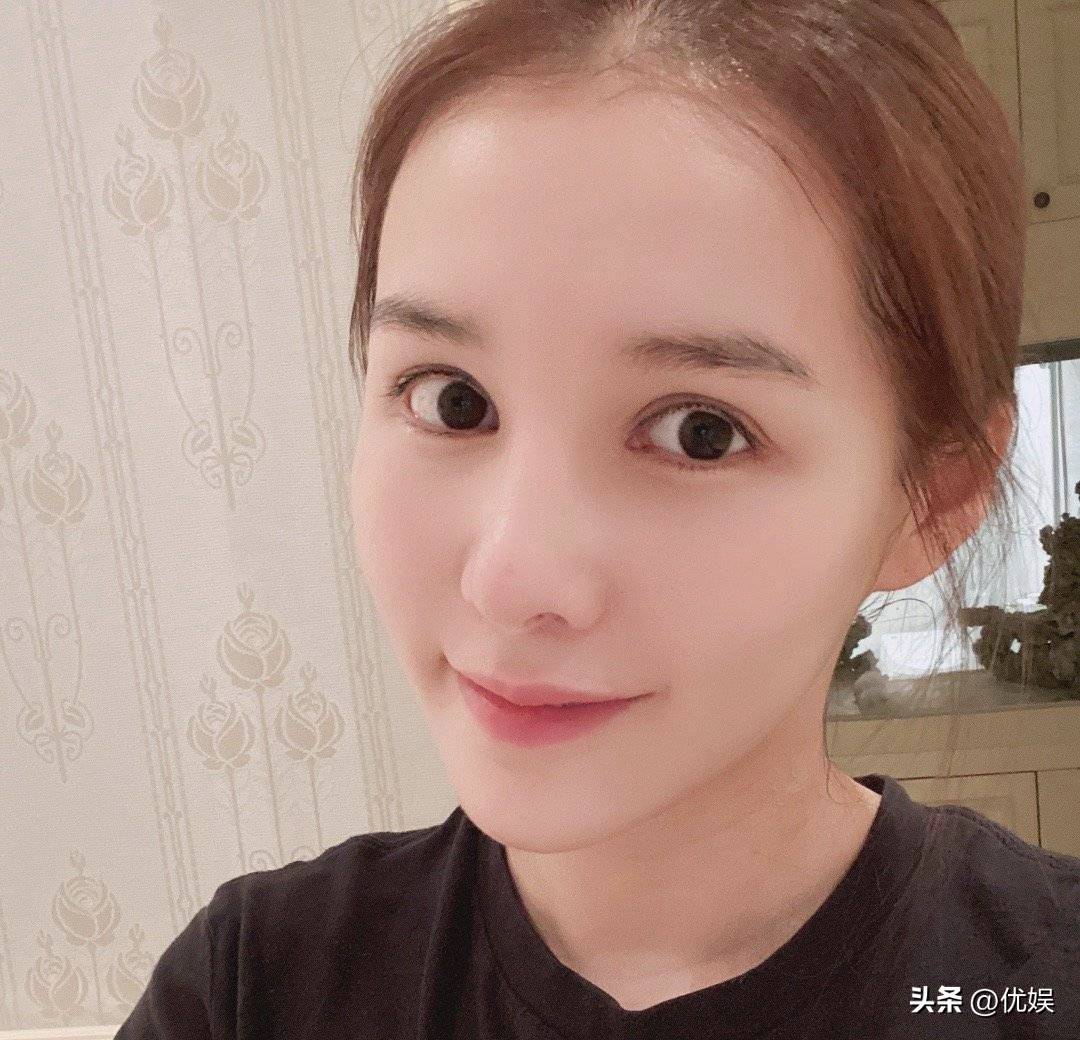 果冻传媒母亲的蜜蜜女演员是谁果冻传媒中母亲角色蜜蜜女演员的身份揭秘-第1张图片
