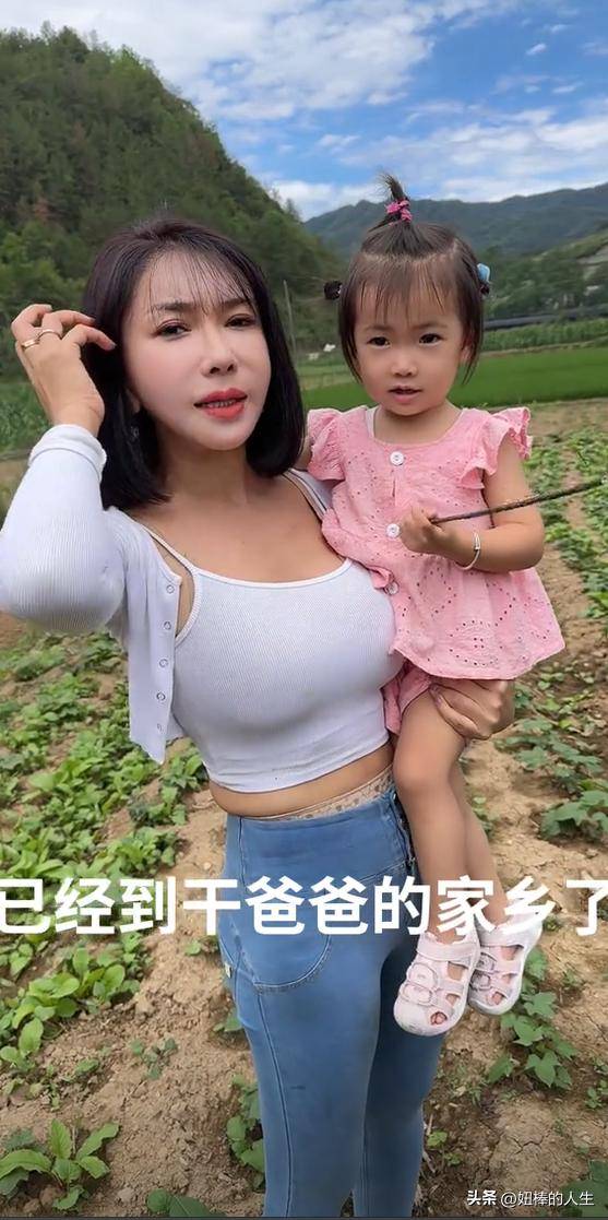 龚玥菲商演视频龚玥菲的独特魅力，一次视觉的探索