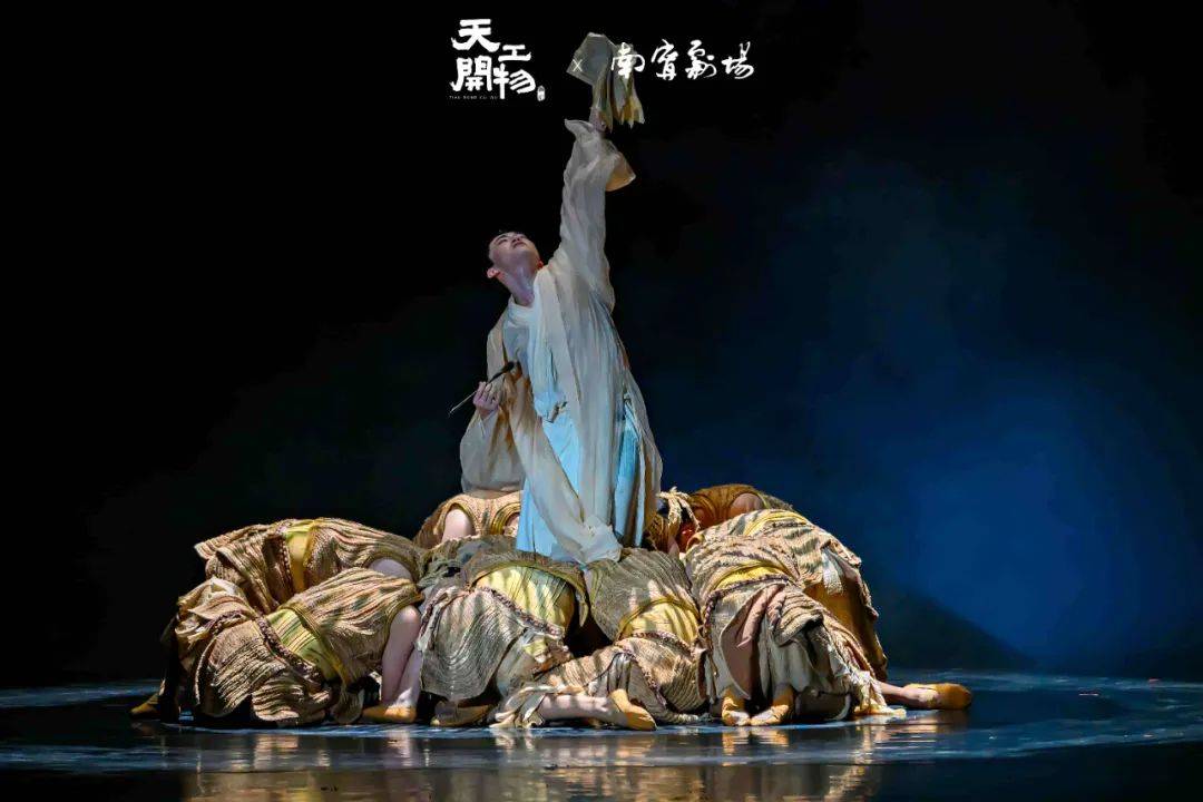 探索激情与智慧的舞台——记Jiqingwangzhan-第1张图片