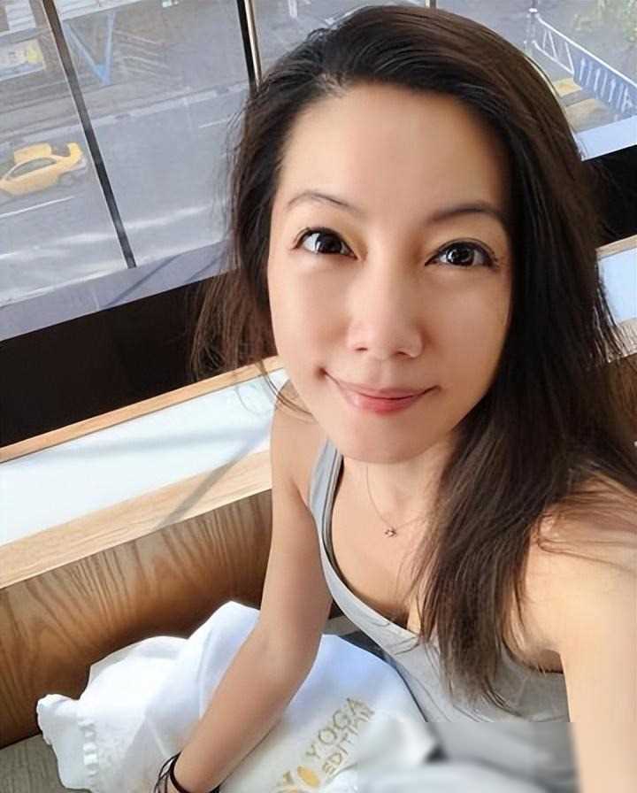 性饥渴的欲女少妇性饥渴的欲女少妇，探索内心深处的渴望与挑战-第2张图片