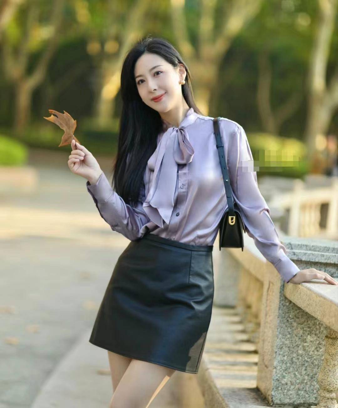 JEALOUSVUE成熟40岁动漫版JEALOUSVUE下的成熟魅力——40岁动漫版-第1张图片