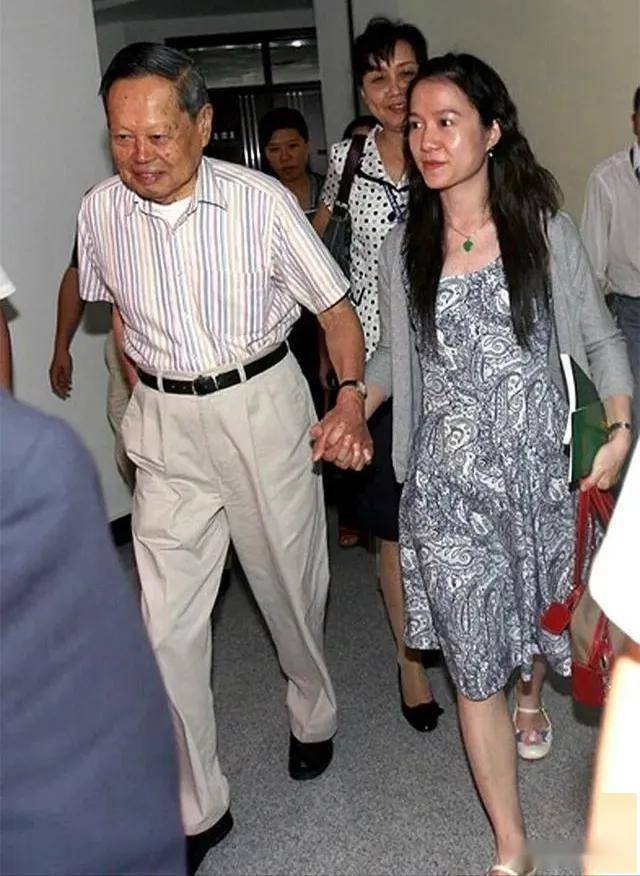 翁帆产下一子4岁翁帆产下一子四岁，幸福家庭的温馨篇章-第3张图片