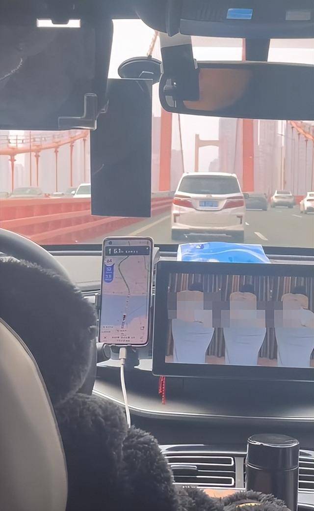 疯狂来往现在叫啥疯狂传播的不雅视频，网络安全的警钟