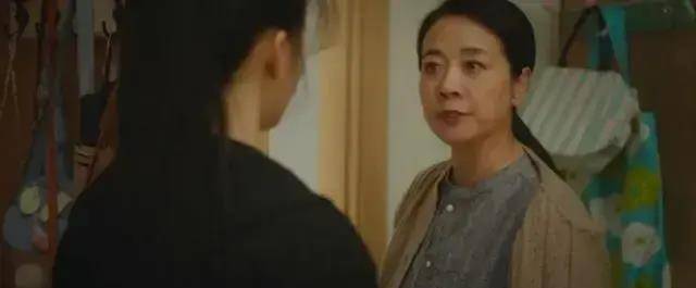 妥协的妈妈妥协的妈妈——母爱的力量与牺牲-第2张图片