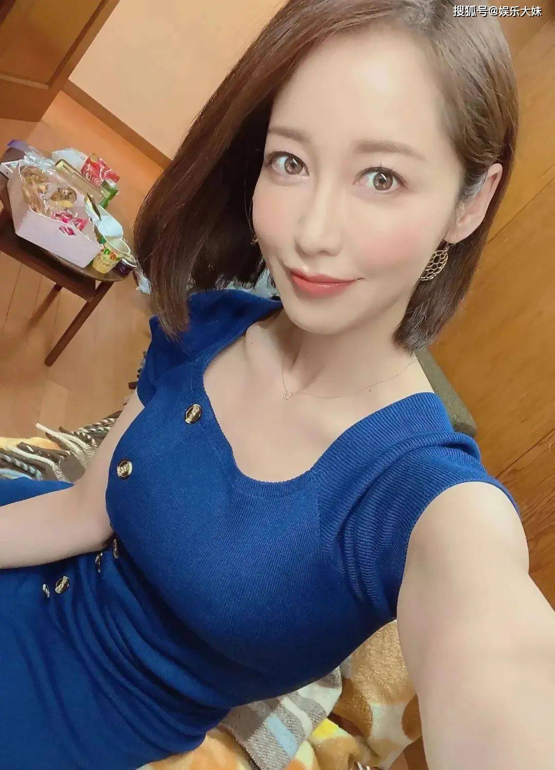 性少妇的成熟魅力——JEALOUSVUE的深度探索-第2张图片