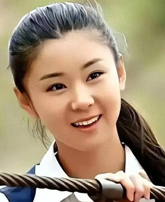 周妍希的图片高清大图周妍希，璀璨的星光，照亮演艺之路-第3张图片
