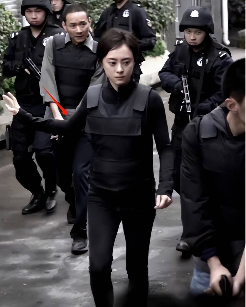 新婚警花被别人开了苞警花新婚之夜的不幸遭遇-第1张图片