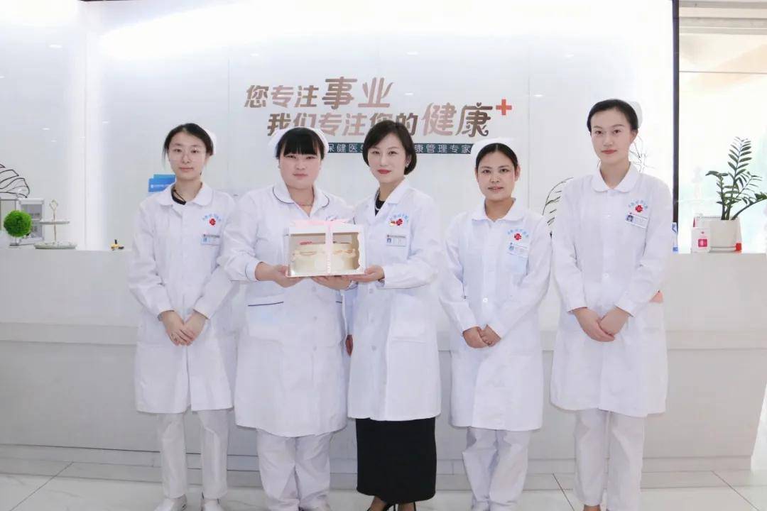 护士柔佳护士柔佳，白衣天使的温暖与坚韧-第2张图片