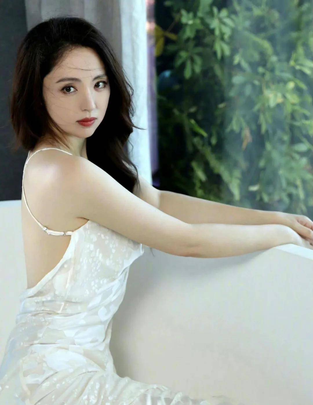 日本大号水蜜桃日本水蜜桃般的身体与乳房之美-第2张图片