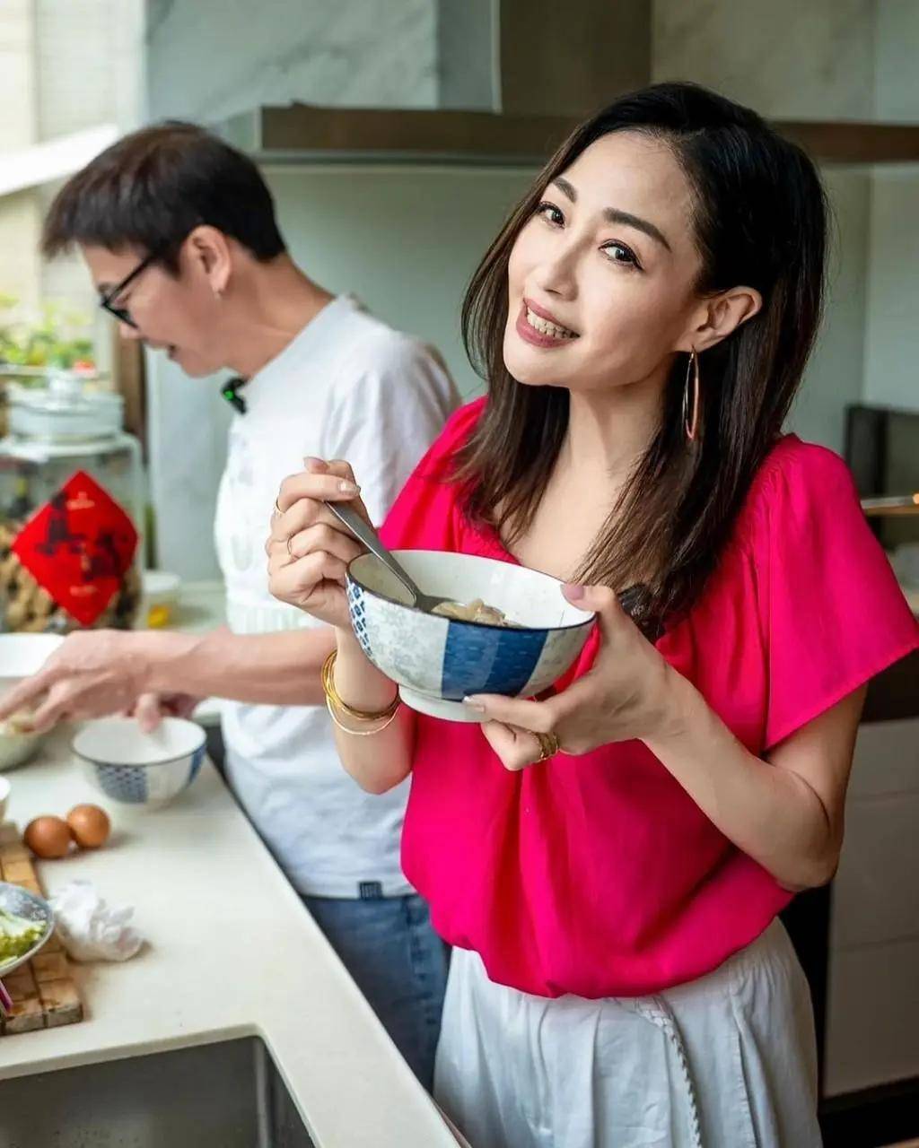 玉梅美妇和公的情乱玉梅美妇与公的情乱-第2张图片