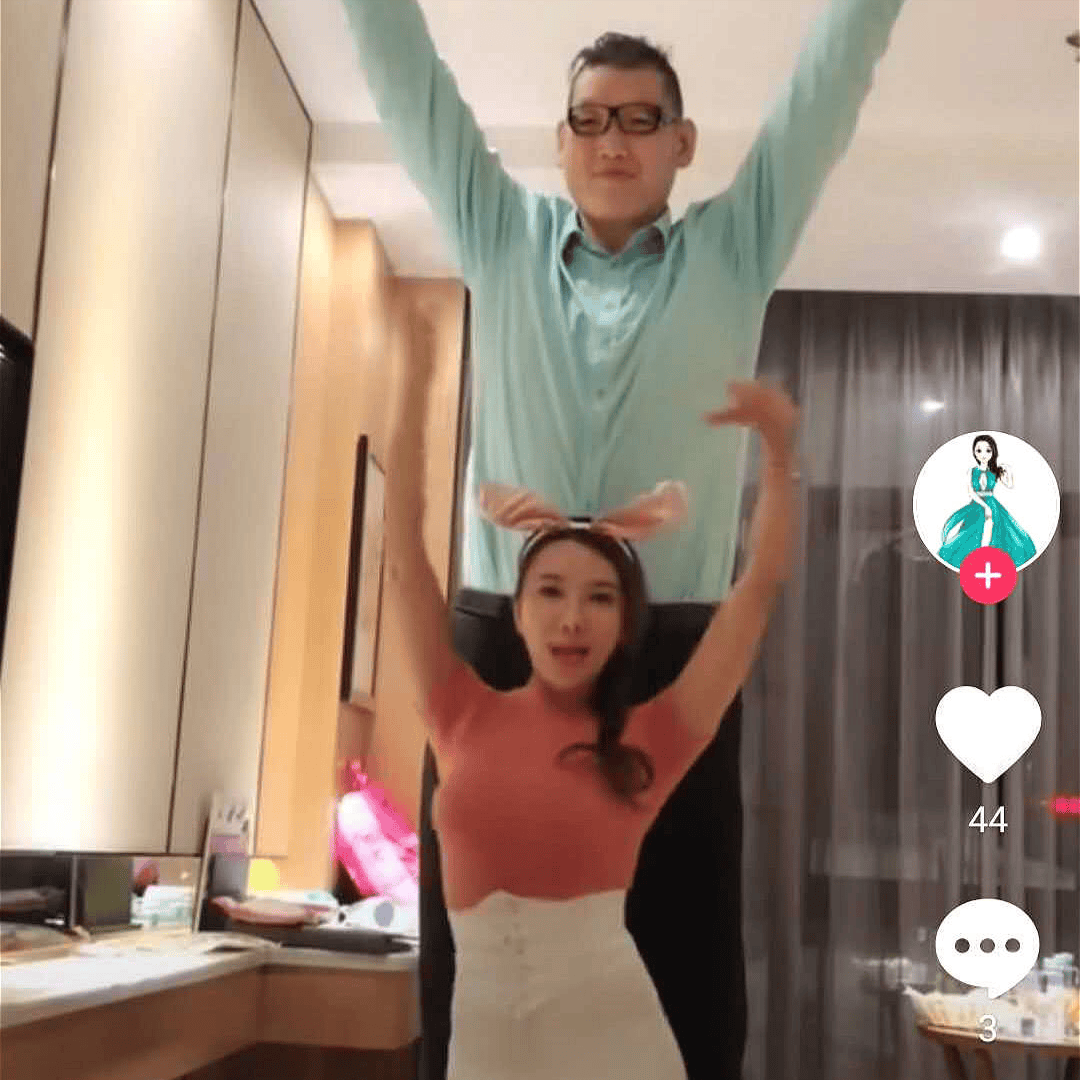 关于龚玥菲照片的讨论与思考-第2张图片