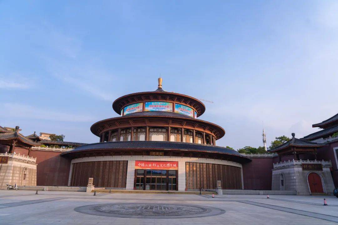 探索午夜亚洲乱码伦小说区，69堂的神秘世界-第2张图片