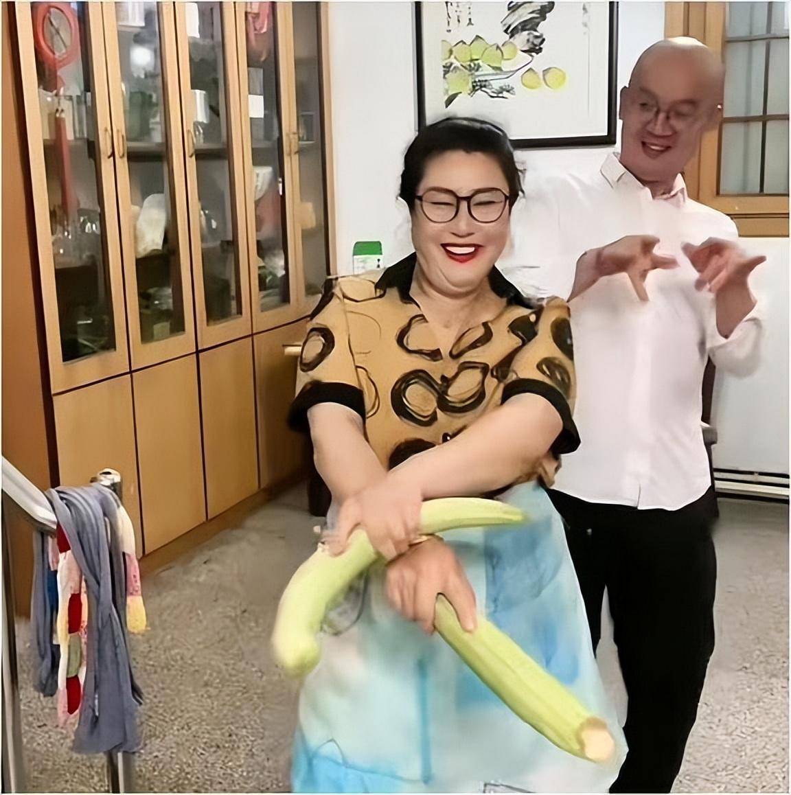 已满18岁已带好卫生纸怎么办在线观看已满18岁，已带好卫生纸的青春之路-第2张图片