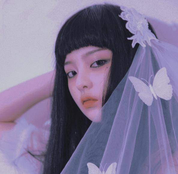 双马尾输出中的魅力女神——神秘女子的身份揭秘-第2张图片