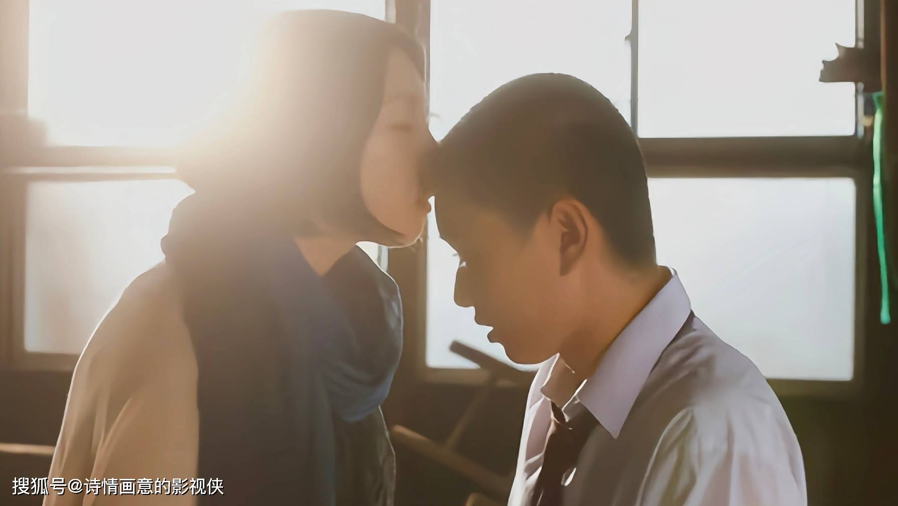艳妇俱乐部小说，性开放背景下的情感交织-第1张图片