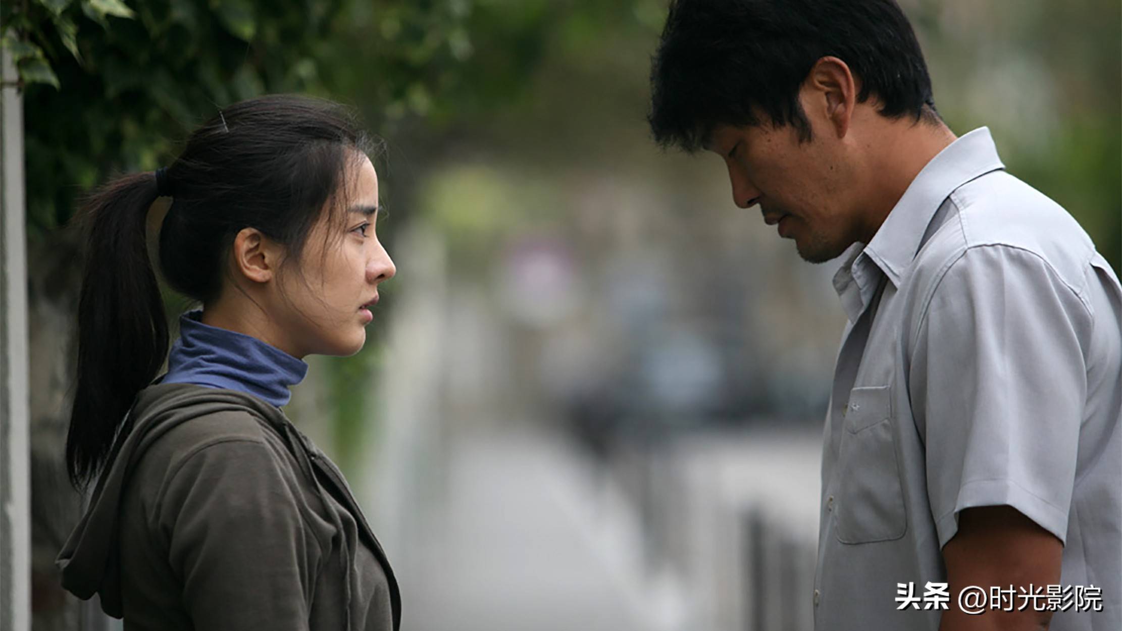 探讨影视作品中的伦理边界——以入室强伦轩人妻电影为例-第1张图片