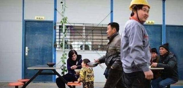 程雪柔被农民工第六章程雪柔与农民工的命运交织——第六章