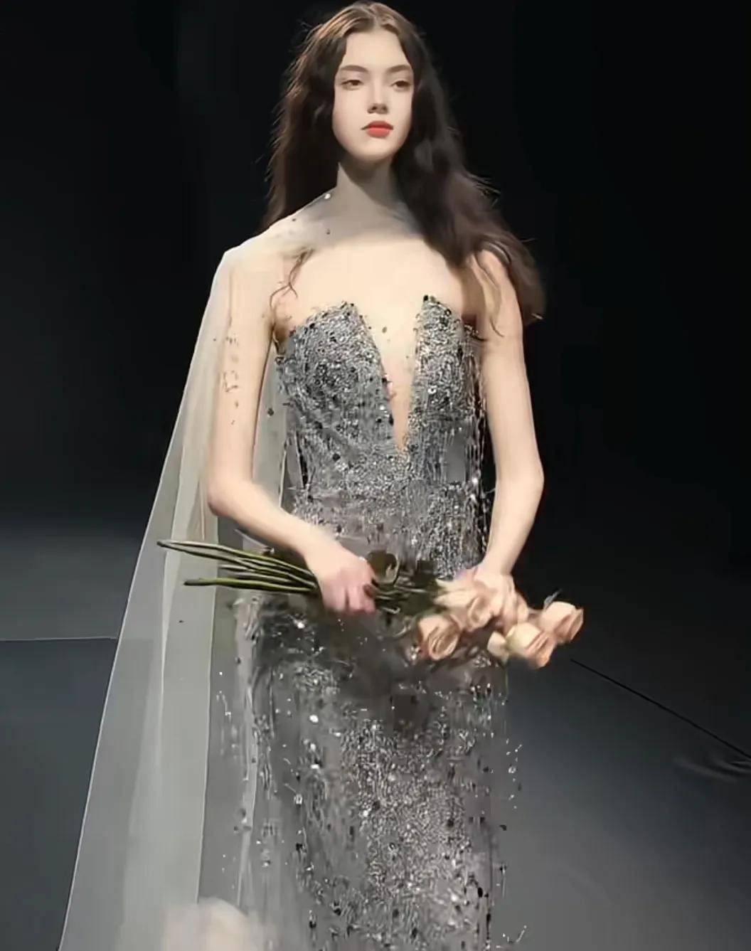 俄罗斯女人与动ZOZOZO俄罗斯女人的魅力与动感之舞，ZOZOZO的探索