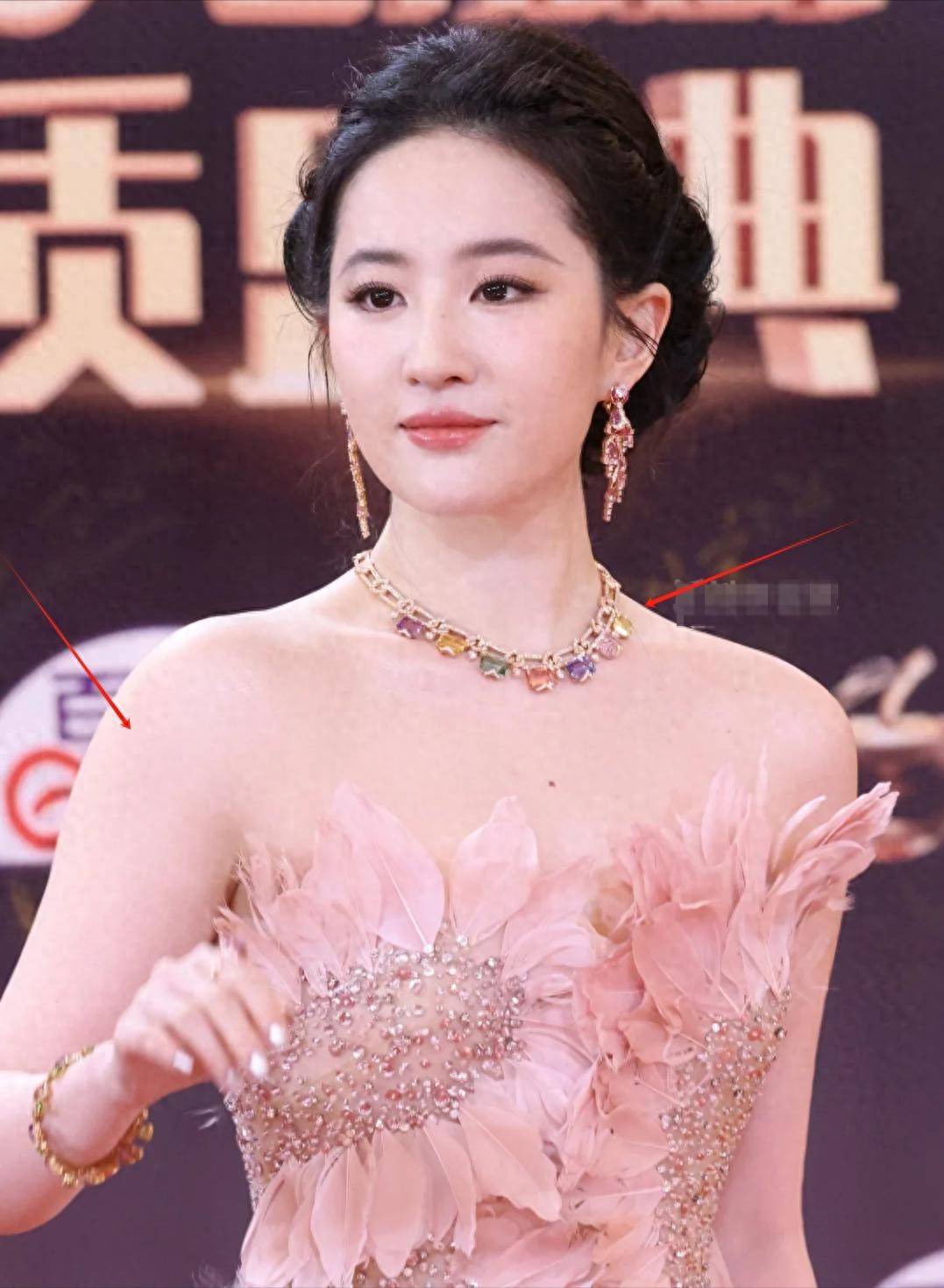 明星合成图是什么软件做的明星合成图，探索虚拟与现实的交汇点-第2张图片