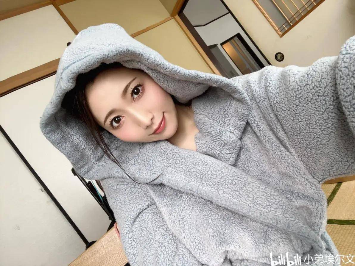 小早川玲子的多彩人生-第2张图片