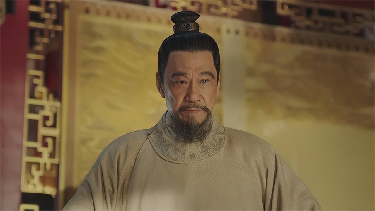 帝王挺着肚子坐不下帝王之腹，尊荣与困扰的交织-第3张图片