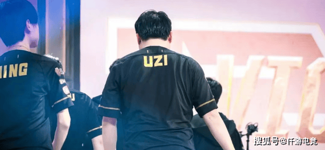 uzi官宣复出UZI官宣复出，传奇归来，荣耀再续