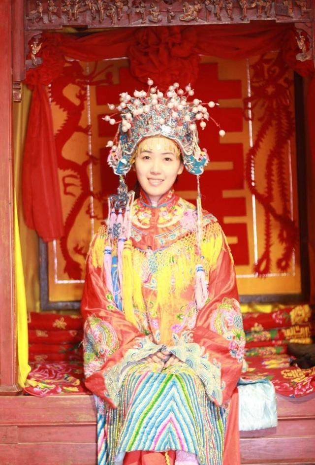 坐在花轿花轿之内的独特体验
