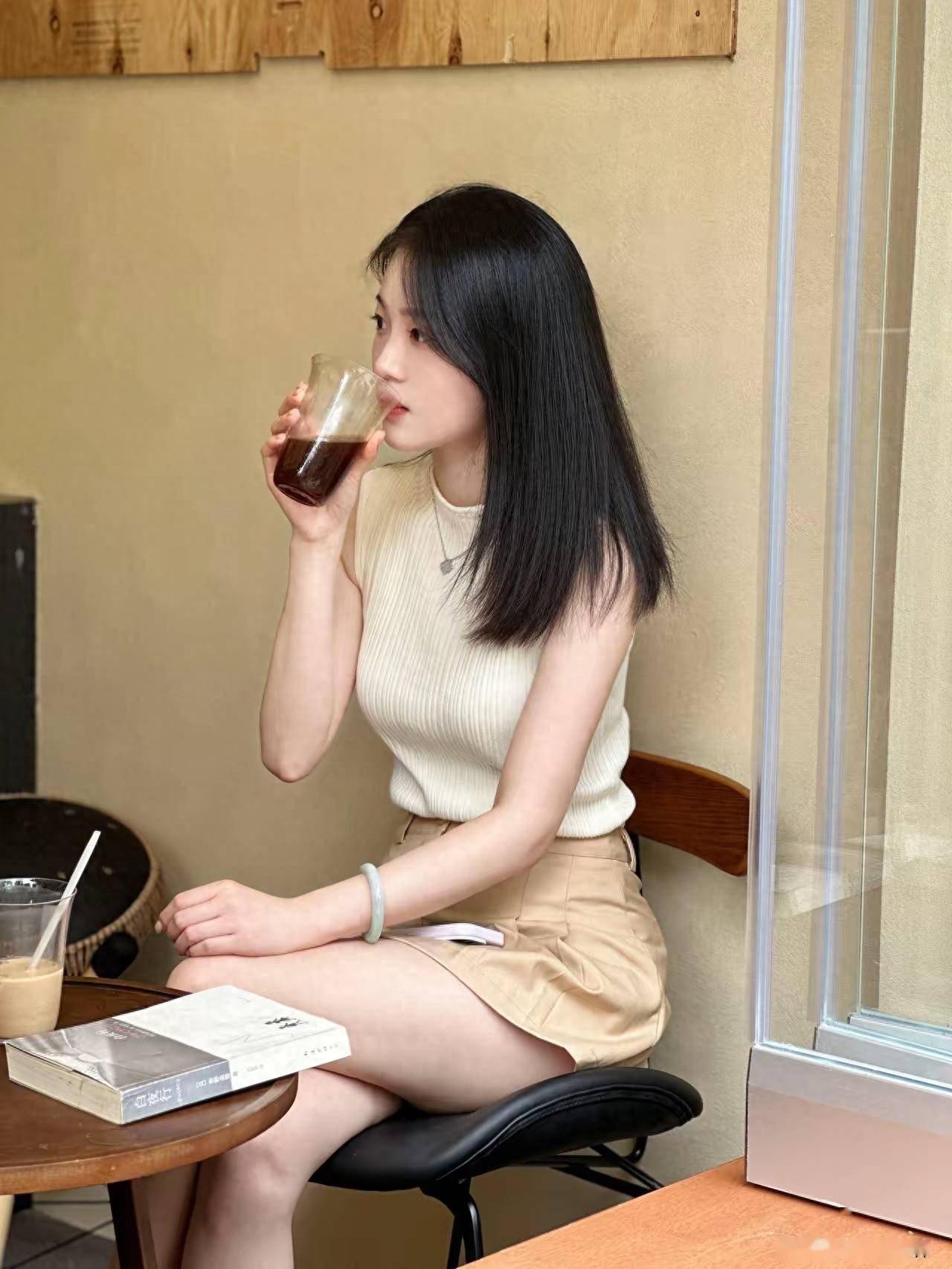 西西人艺体术图片的魅力与探索-第3张图片