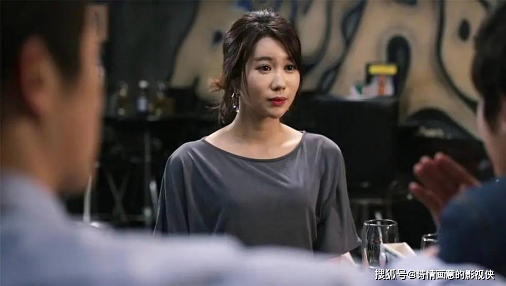 妇与子乱肉肉视频按摩按摩妇与子关系中的伦理探讨与网络视频的警示-第3张图片