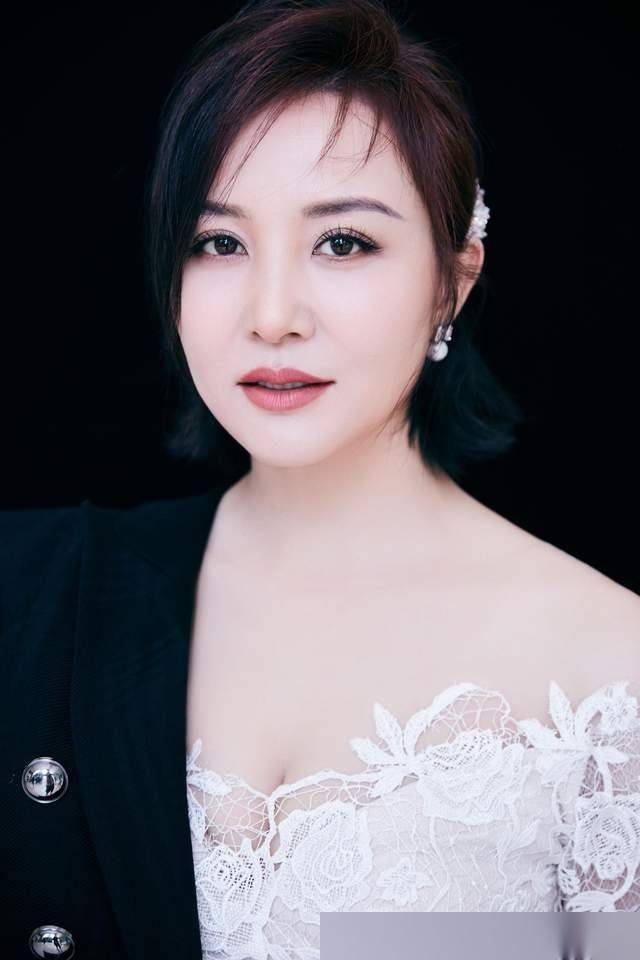 人妻熟女狠狠涩蜜桃熟女魅力之下的涩蜜桃-第3张图片