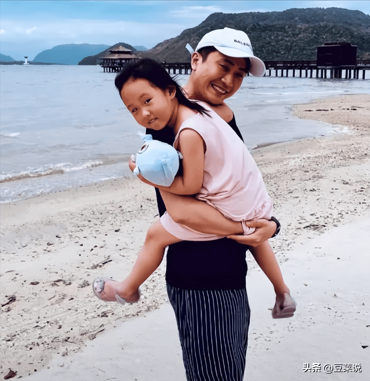 翁帆产下一子四岁照片翁帆四岁宝宝的成长瞬间