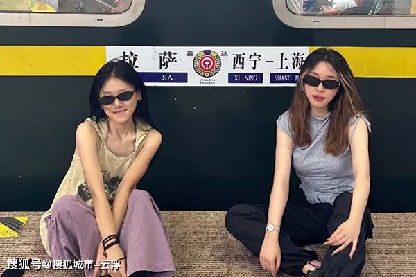 探索网络世界中的亲密关系——妈妈的朋友在线观看的多元视角-第1张图片