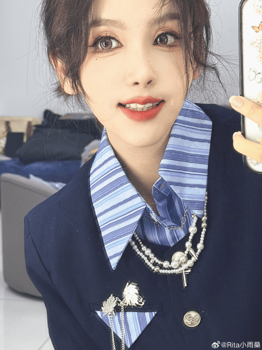 清纯校花妆容清纯校花背后的脔日常