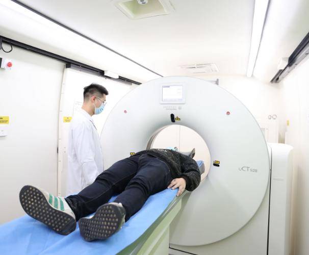 做B超医生一边做一边讲什么B超室里的专业讲解，做B超医生一边做一边讲什么？
