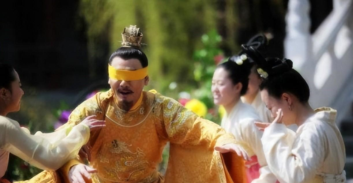 公主当着满朝大臣的皇帝面前-第3张图片