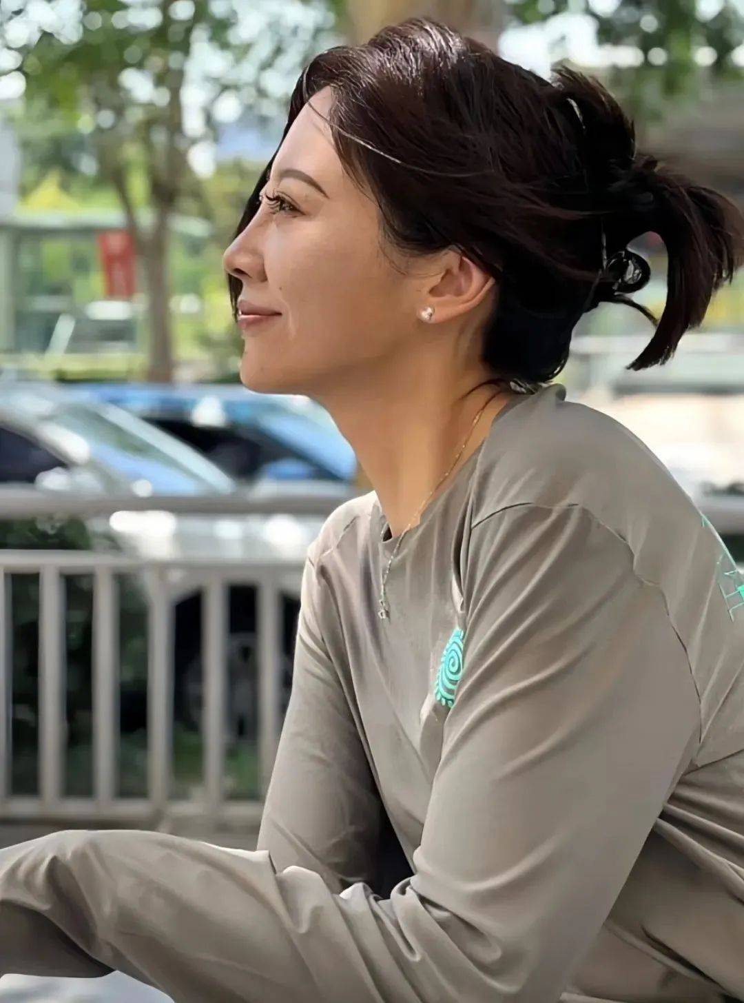 东北55熟妇与小伙啪啪东北熟妇与小伙的亲密关系探讨-第2张图片