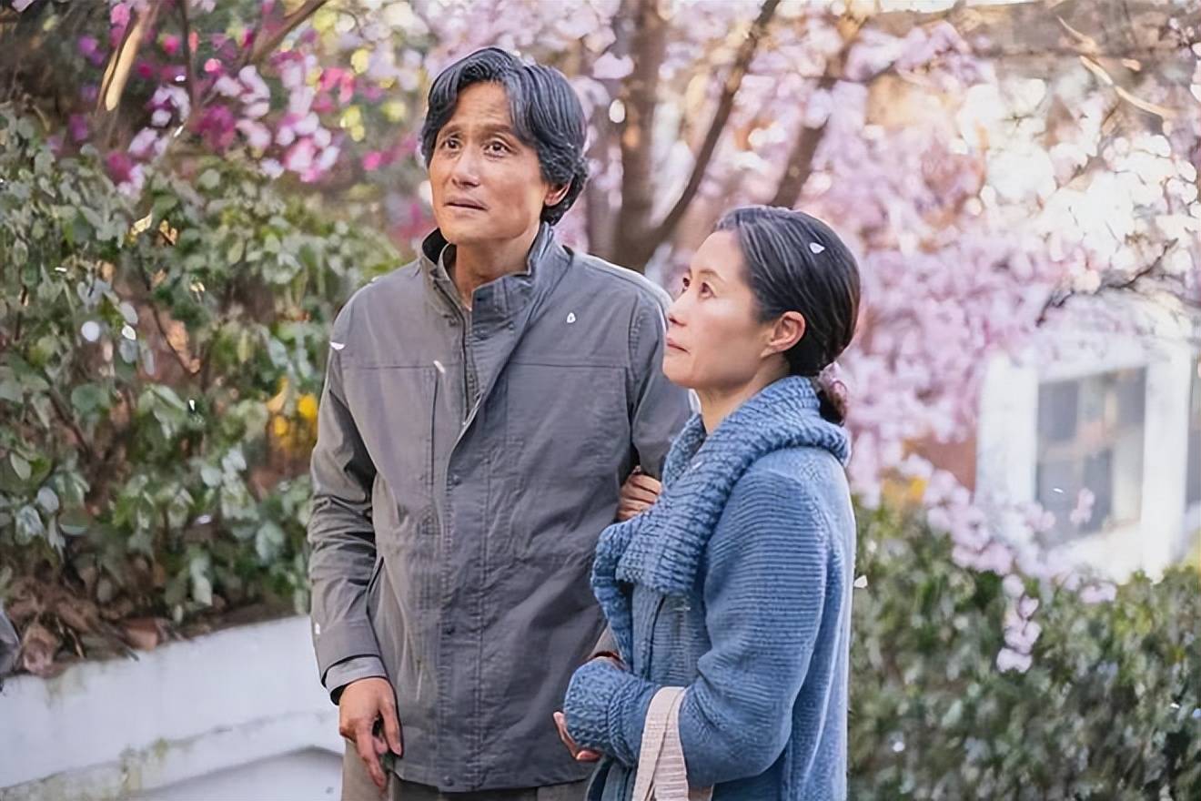 漂亮的保姆3韩剧在线播放——家庭情感与职业魅力的完美融合-第2张图片