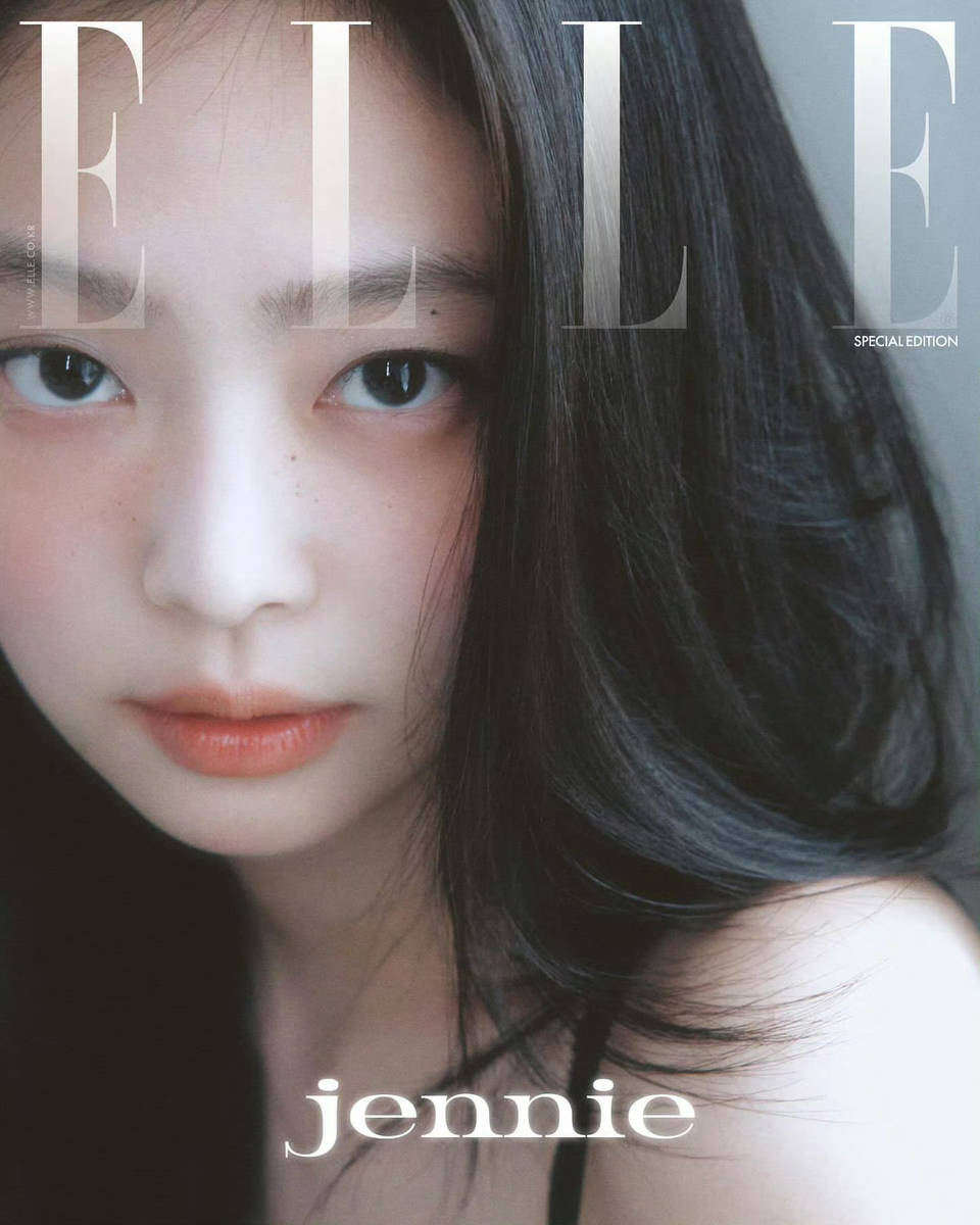 jennie喝水探索JENNIE的魅力，水润之美的独特呈现-第3张图片