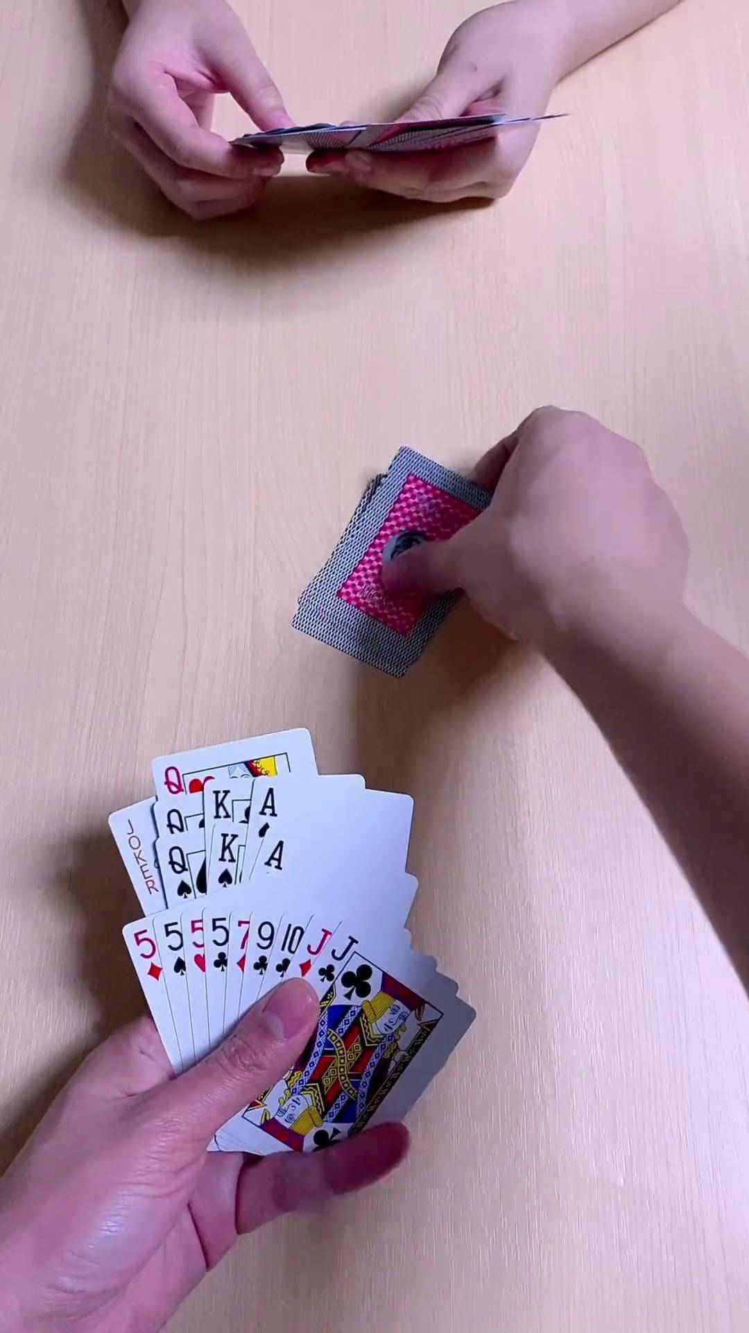 初中生打扑克又软又疼又叫初中生打扑克游戏中的情感体验