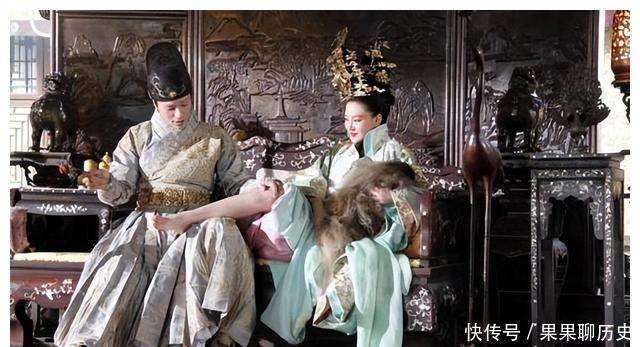群臣在朝堂上玩太后朝堂之戏，群臣与太后的互动-第2张图片